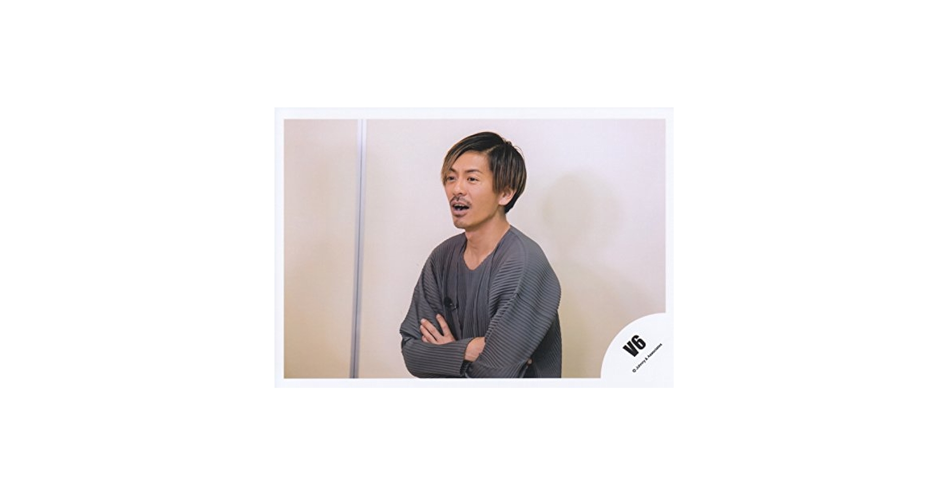 Amazon.co.jp: V6 公式生写真（森田剛）VMO00078 : おもちゃ