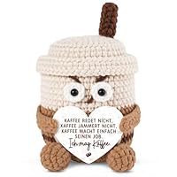 Juratar Geschenk für Kollegen & Kaffeeliebhaber – Lustige Häkel-Kaffeetasse Originelle Schreibtisch Gadget für das Büro – Jobwechsel Abschiedsgeschenk Kollegen Geburtstag