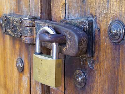 Excel Impex Brass Padlock with Keys Outdoor & Indoor Use| Tackle Boxes| lockers| Gates| Storage Locks- 30mm with 3 Keys 1