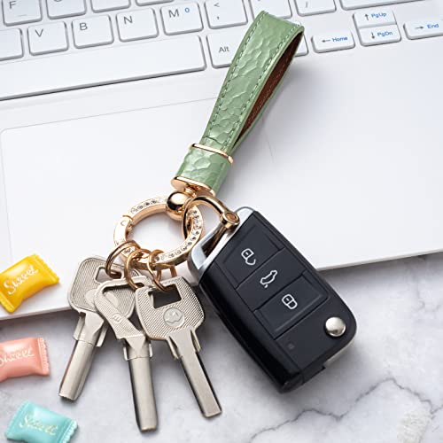 Gematay Leather Car Keychain, Universal Car Key Fob Keychain Holder For Men And Women With 3 Keyrings, Anti-Lost D-Ring And Bling Metal Clip, Green #TOP1