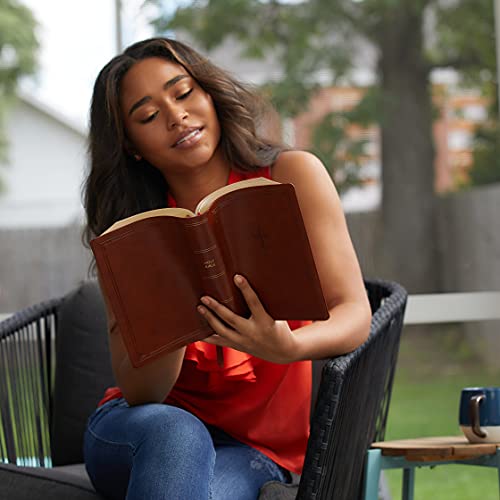 Harpercollins 9780785233596 Nkjv, End-Of-Verse Reference Bible, Personal Size Large Print, Leathersoft, Brown, Red Letter, Comfort Print: Holy Bible, New King James Version thumb #10