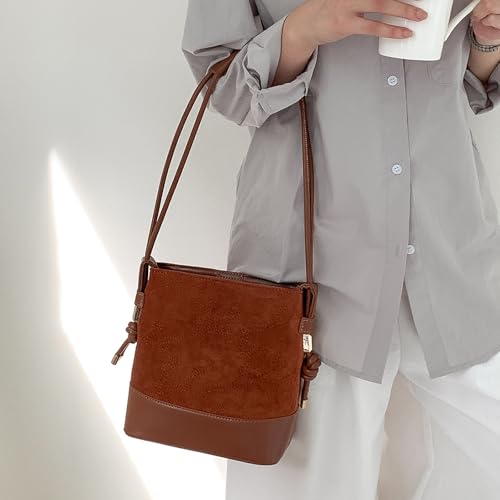 Détails en polyuréthane et daim mélangé pour ce sac cabas vintage souple - 6