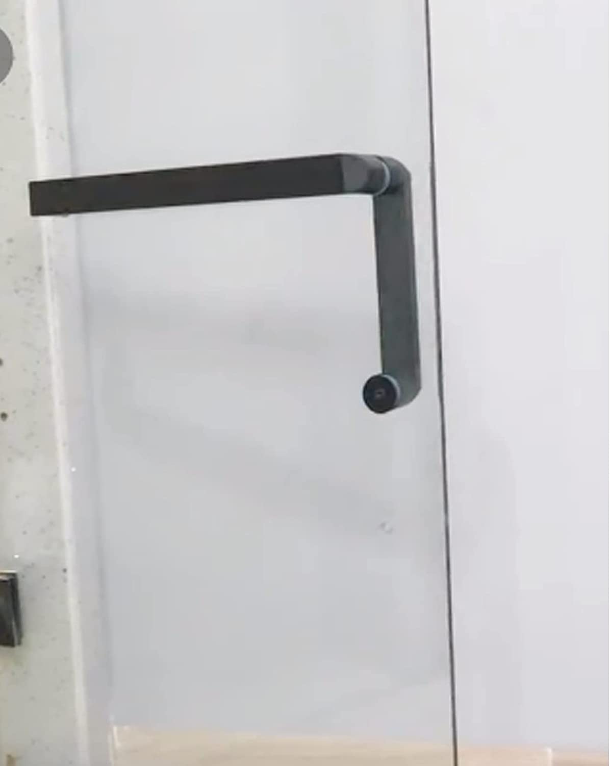 Poignée de douche noire pour rénovation salle de bain design
