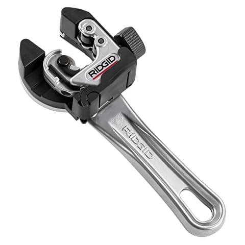 RIDGID 32573 Model 118 2-in-1 Close Quarters AUTOFEED Cutter with Ratchet Handle, 1/4-inch to 1-1/8-inch Tubing Cutter Cover