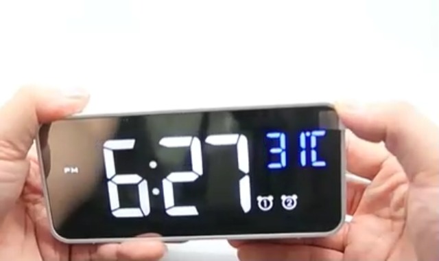 YONO Digitale Wekker - Alarm Klok Met Temperatuur, Kalender En LED Verlichting Zwart