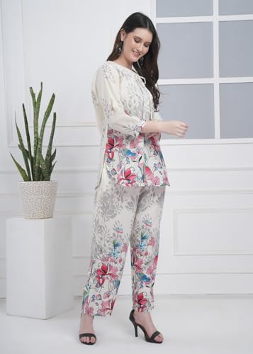 Image of Women Printed Short Kurti with Pant Set