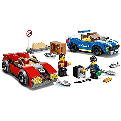 LEGO-60242-City-Politiearrest-op-de-Snelweg-Bouwset-met-Politie-Speelgoed-Auto-en-Poppetjes-voor-Kinderen-van-5-Jaar-en-Ouder