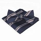 Un conjunto de trajes que satisfacen todas sus necesidades. En la mayoría de los casos, son una combinación de estilos: trabajo, negocios, boda, fiesta, fecha, regalos de vacaciones.