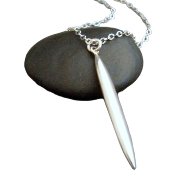 Collier à pointes en argent 925 minimaliste et moderne avec sa chaîne chic de 45 cm