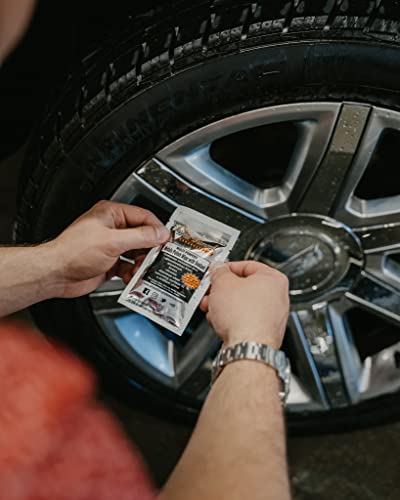 White Diamond Metal Polish with Long Lasting Sealant, Wipe (12 Wipes) is a Cleaner and Polisher All in one. Removes Oxidation and Discoloration from Aluminum, Brass, Chrome and Many Other Metals
