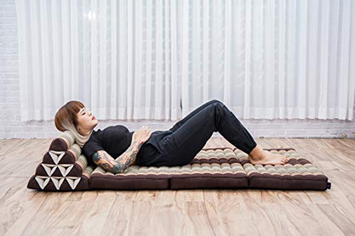 Image of Leewadee 3-Fold Mat XXL with Triangle Cushion - Firm TV Pillow, Foldable Mattress with Cushion Made of Kapok, 67 x 31 inches, Brown