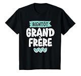 Partagez la grande nouvelle avec style et humour grâce à ce design original pour les grand frère en 2026. Une façon amusante d’annoncer qu’un nouveau membre de la famille est en route. Avec un message Bientôt Grand Frère veuillez patienter.