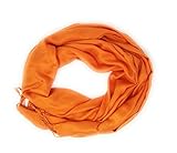 Este modelo unisex puede llevarse de diferentes formas: Tipo Snood enrollada alrededor del cuello, tipo foulard haciendo un nudo alrededor del cuello, tipo chal sobre los hombros.