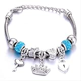 Ideal for everyday wear and easy to combine with other outfits - the perfect gift.