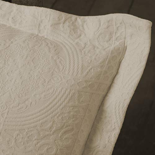 Superior Cotton Fleur De Lis Bedspread Set, Warm Blankets, All-Season Bedding, Bedroom Decor, Decorative Boho Medallion Coverlet, Includes 1 Bedspread, 2 Pillow Shams, Queen, Linen