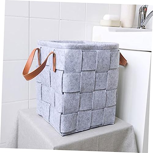 Corbeille à linge manuelle au design épuré pour un intérieur soigné