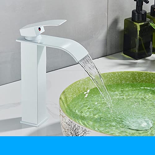 Grifo de cocina cascada negro mate para fregaderos modernos y lavabos altos
