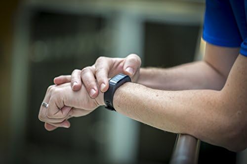Garmin Vivosmart Activity Tracker with Smart Notification and Wrist Based Heart Rate Monitor