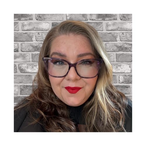 Season 3, Episode 17 - Interview with Darcie Burtch of the podcast The School of Hard Knocks with Darcie