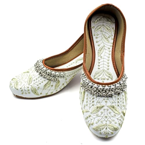 Chandrakala Payal Mojaris for Women, Flats Punjabi Jutti Embellished Khussa (WF154-P)2