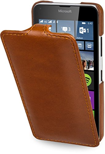 STILGUT UltraSlim Hülle, Hülle aus Leder kompatibel mit Microsoft Lumia 640/640 Dual SIM (nur kompatibel mit orangener & Blauer Version), Cognac