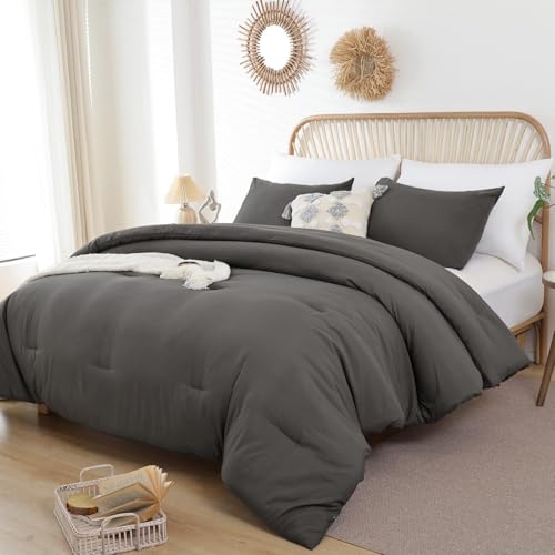 Image of ROSGONIA Oversized King Comforter 120x120, 3pcs Super King Comforter (1 Dark Gray Comforter & 2 Pillowcases) Lightweight Warm Bedding Blanket Quilt