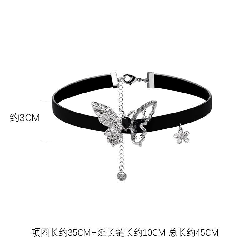Collier papillon noir résout votre manque d'accessoire de luxe - 3