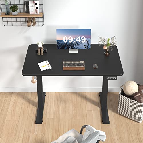 Furmax - Escritorio eléctrico de altura ajustable de pie grande de 48 x 24 pulgadas, escritorio de pie para oficina en casa, alturas prestablecidas, soporte de metal en forma de T, color negro