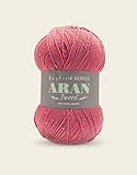 Hayfield Bonus mit Wolle Aran ist ein Standard-Aran-Garn, das Sie für alle Sirdar und Hayfield Aran-Muster verwenden können.