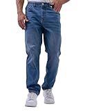 Coupe droite décontractée : ce jean offre une coupe plus ample au niveau des hanches et des cuisses par rapport aux jeans slim-fit. Les jambes tombent directement du genou, créant un look propre et décontracté. Cette coupe est idéale pour ceux qui préfèrent un ajustement plus confortable avec de la place pour bouger.