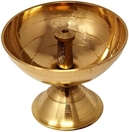 Purpledip Messing Tulsi Thulasi Diya: Heilige Olielamp Deepak Voor Thuis Tempel (12421