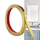 【Remarque pratique】 : Comme ces moulures adhésives sont livrées en rouleau, elles peuvent présenter une légère courbure à l’ouverture. Il suffit de les enrouler dans le sens opposé pour leur redonner leur forme initiale avant l’installation.