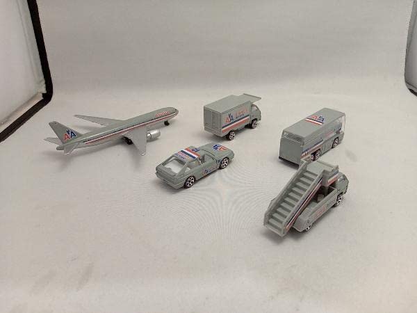 Amazon.co.jp: DARON American Airlines Airport Playset (23-08-06