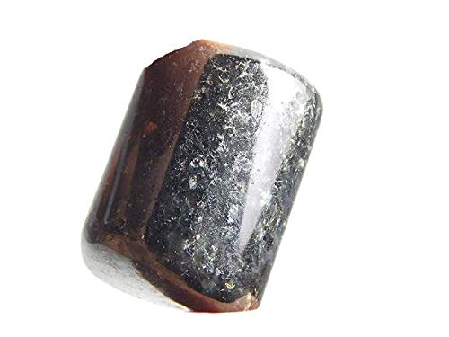 Nuummite naturelle de 117,5 Crt, une pierre rare de prestige