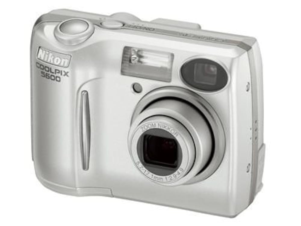 Nikon COOLPIX 5600 シルバー 動作確認済み！ Nikon COOLPIX 5600 シルバー 動作確認済み ニコン COOLPIX 5600