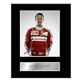 raikkonen ferrari Impression photographique de haute qualité appliquée sur un support biseauté noir d'une épaisseur de 1,5 mm.