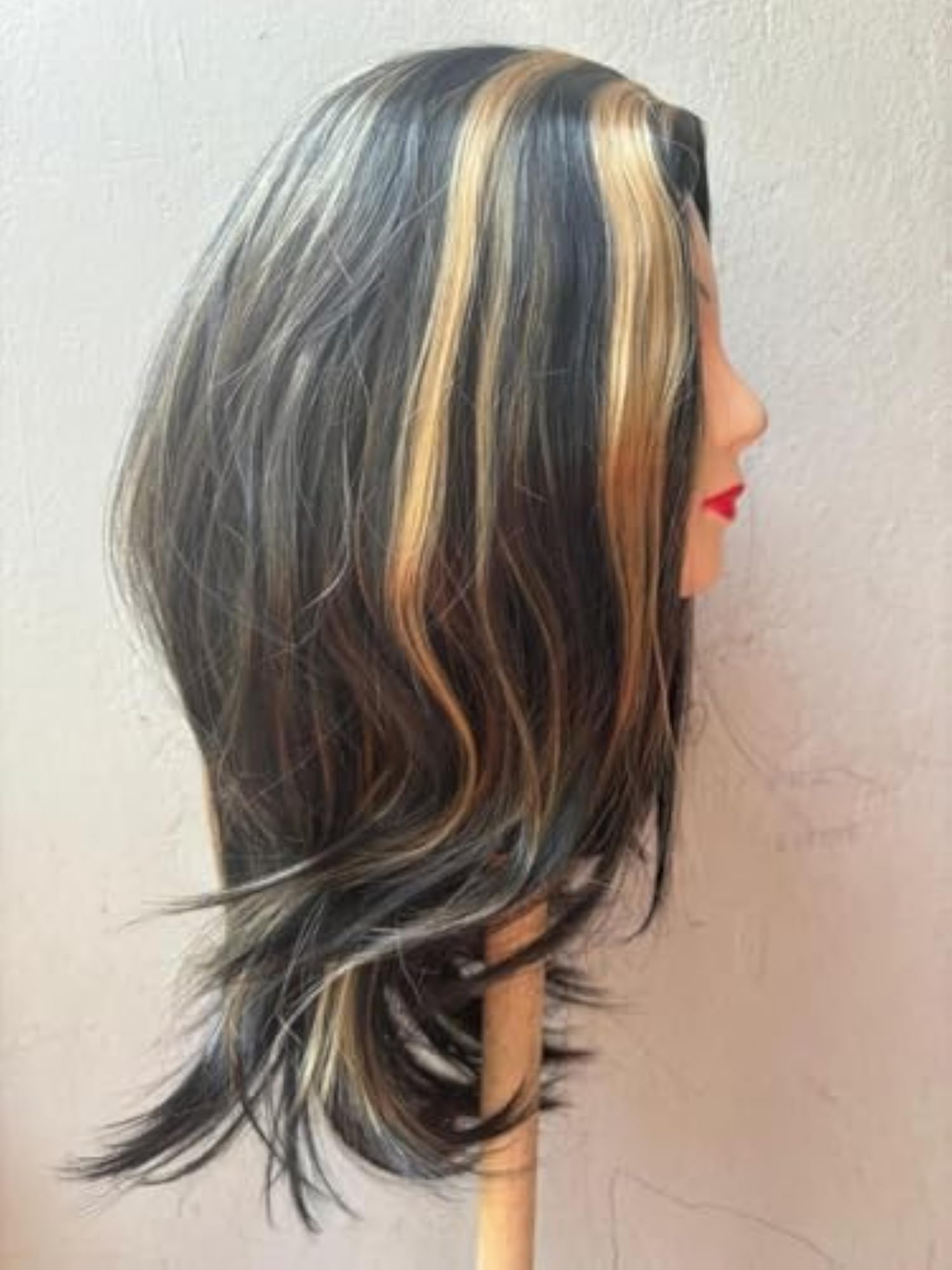 Long Wavy Hair Wig, Centre Parting, 24 Inches