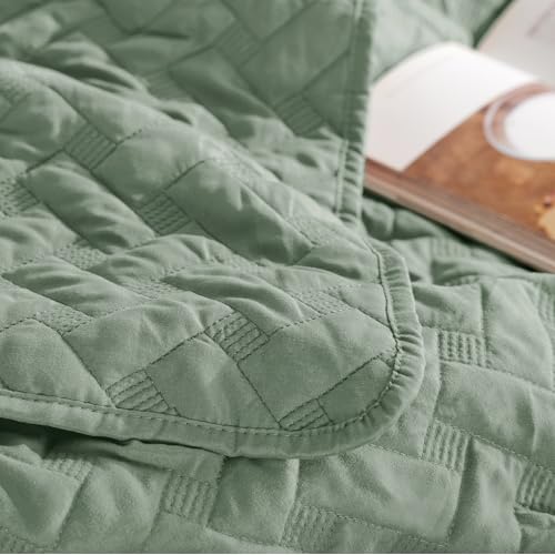 Image of Bedsure Quilts King Size - Lightweight Bedspreads King Size with Basket Weave Pattern, Soft Quilt Bedding Set, Sage Green Comforter Set Coverlet for All Seasons with 2 Pillow Shams (106 inch x 96 inch)