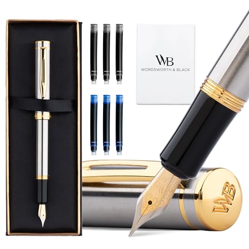 ◆ VIVI LA GIOIA DI TENERE IN MANO UNA VERA PENNA MINI DI LUSSO – Questa straordinaria penna mini EDC di lusso di Wordsworth e Black, con finitura in Cromo, emana qualità premium e design classico. Scopri il lusso discreto di un rinomato marchio britannico con le nostre penne robuste.
