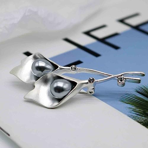 Image of Crystal Pearl Flower Brooches Pins Fashion Beautiful Created Rhinestone Floral Brooch Good Idea for Party Dance Wedding Banquet for Elegant Women Girl