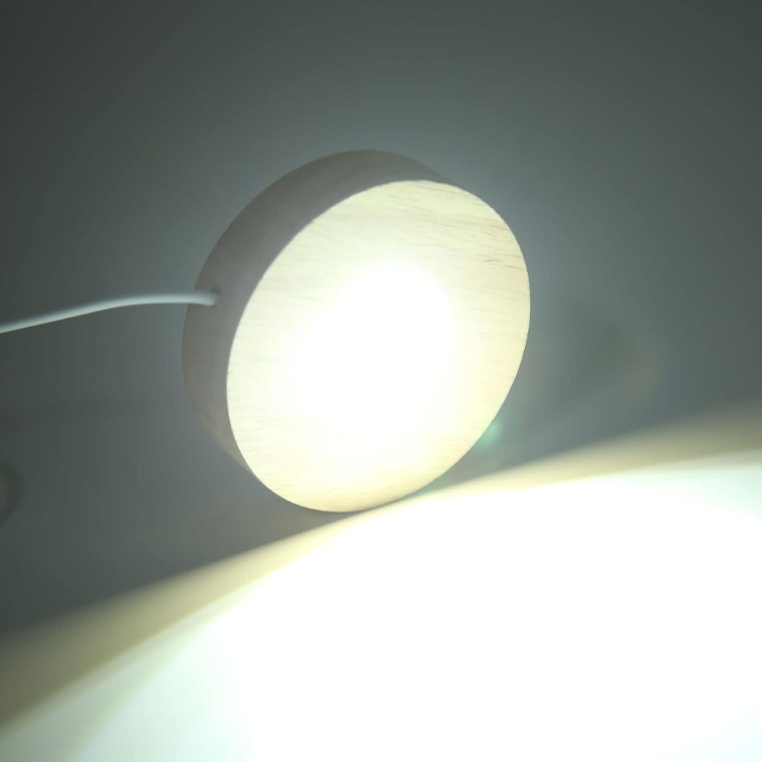 Dpofirs LED Wood Display Base, LED Light Base USB Convenient and Practical, LED Light Base for Selenite Tower Crystal Glass Resin Art(White Light Base)