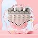 Kalimba Daumenklavier 21 Töne mit Schutzcase Komplett-Set, Sakura-Form Transparentes Kristall-Kalimba 17 Töne, Professionelles Musikinstrument für Anfänger (Rosa, S)