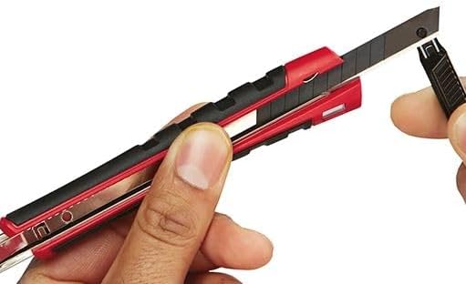 Milwaukee 48-22-1960 9mm Snap Knife Detail Cut