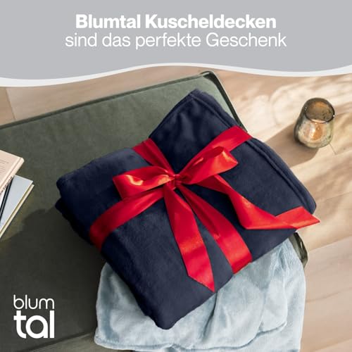 Blumtal Kuscheldecke flauschig - Oeko-TEX zertifizierte Fleecedecke 150x200 cm - weiche Wohndecke 150x200 cm - Decke Couch Wohn- & Kuscheldecke - Flauschdecke - Kuscheldecke Sofa/Decke Blau 150x200