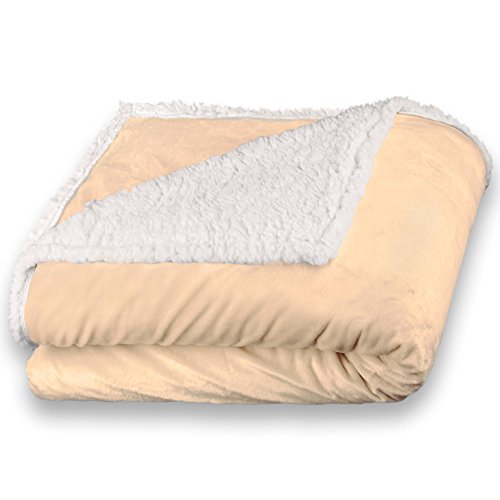 CelinaTex Kuscheldecke 150 x 200 cm beige weiß Felldecke Imitat Wendedecke Nicki Fell Optik Fleece Wohndecke, Sofadecke, Geschenk für Frauen, warm - Oeko-TEX Fantasia