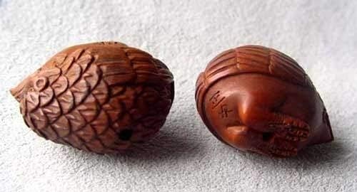 Chirp Carved & Signed Boxwood Baby Bird Ojime/Netsuke Bead for Jewelry Making
