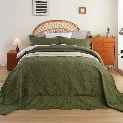 Image of EVENHUG Oversized Quilts Set King Size 3 Piece Bedding Set Reversible Bedspread with 2 Pillow Shams Coverlet Lightweight Soft Bed Cover for All Season(120 inchX120 inch,Olive Green)