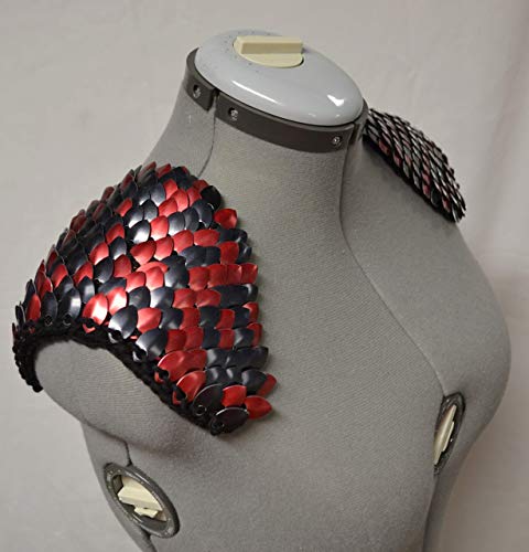 Armor Pauldrons in knitted Dragonhide Scalemail - Black and Red3