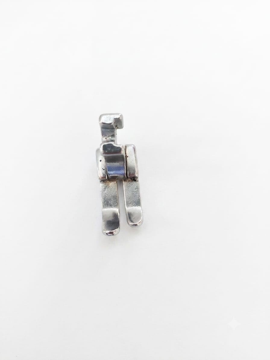 Premium SV Straight Foot Presser Foot for Domestic Sewing Machine | Low Shank Normal Foot for Half Shuttle Traditional Black Models | Steel Sewing Foot Compatible all Small SV Tailor Machines (Pack 1)-image-29