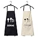 Vockvic 2 Pezzi Grembiule Da Cucina Personalizzato Grembiuli Con Tasche Chef Di Cucina Impermeabile, Grembiule Cucina per Uomo Donna BBQ King Regalo Divertente(Nero, Bianco)